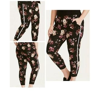 NWOT Torrid floral joggers size 2X